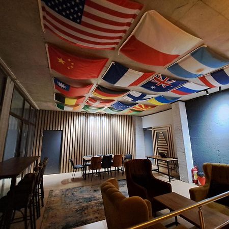 Karvi Hostel & Suites 巴统 外观 照片