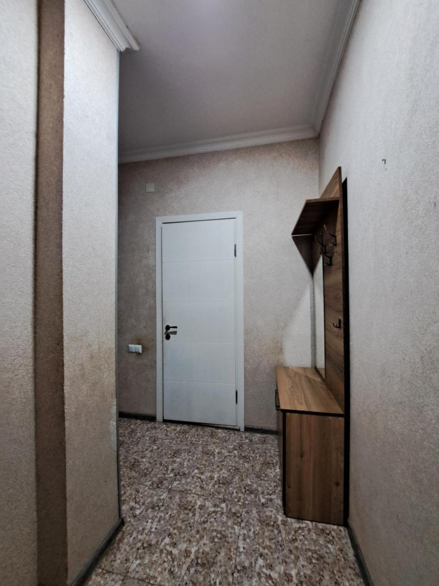 Karvi Hostel & Suites 巴统 外观 照片
