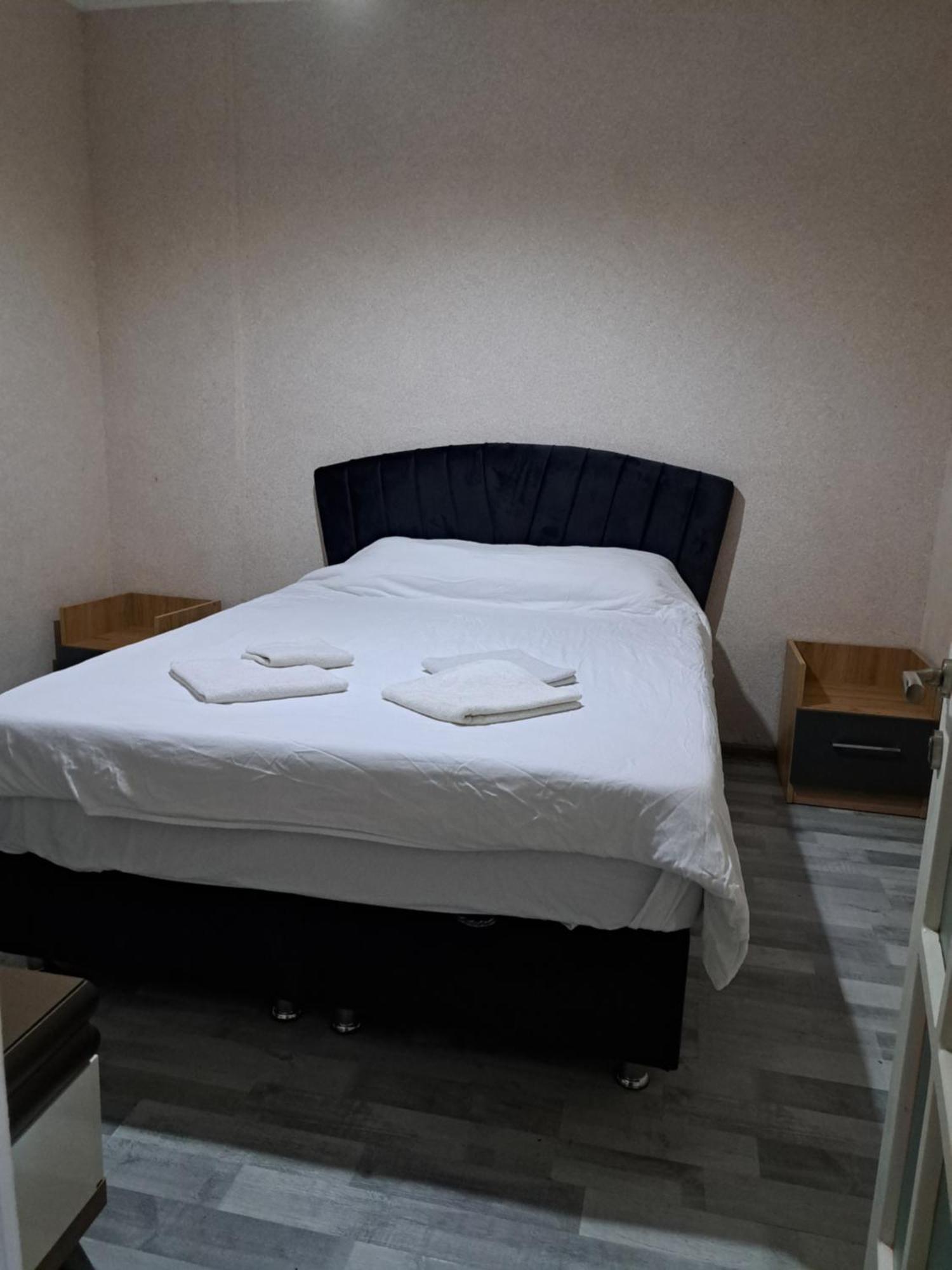 Karvi Hostel & Suites 巴统 外观 照片