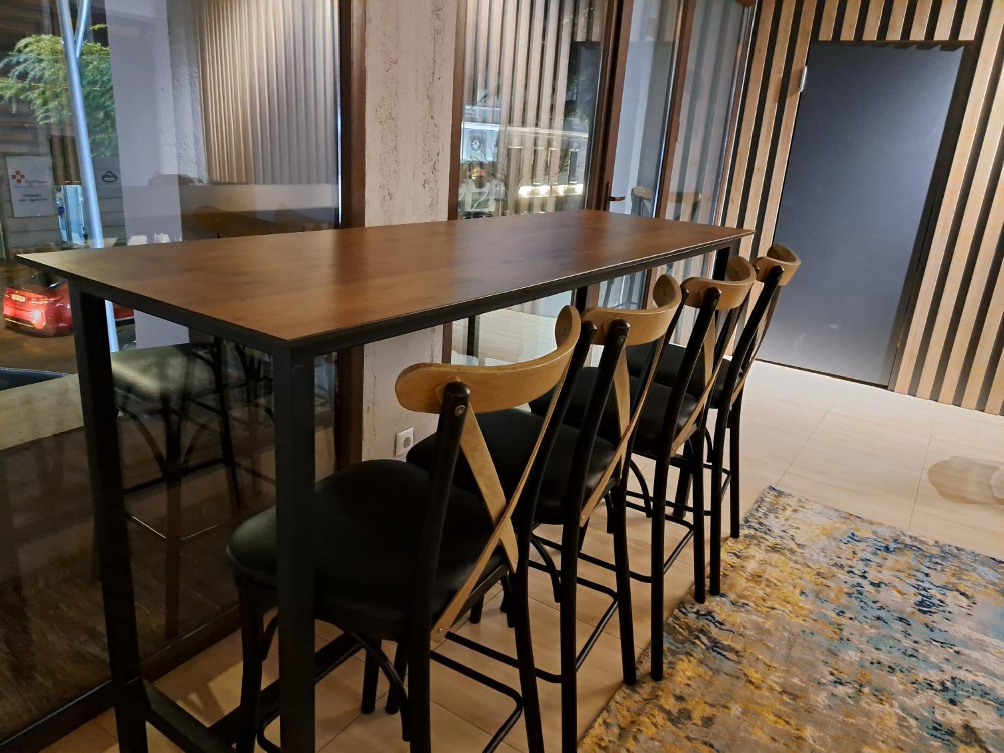 Karvi Hostel & Suites 巴统 外观 照片
