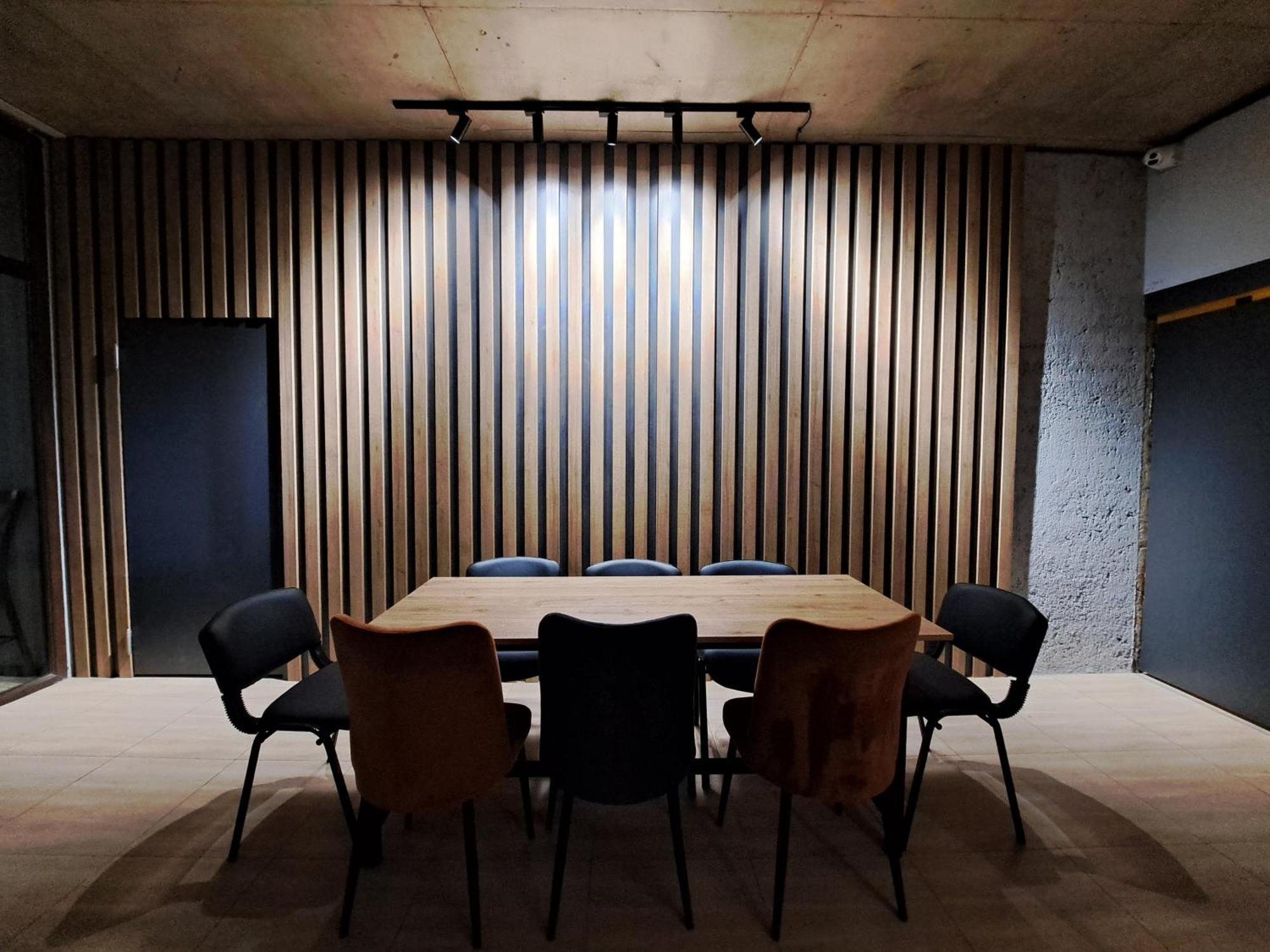 Karvi Hostel & Suites 巴统 外观 照片
