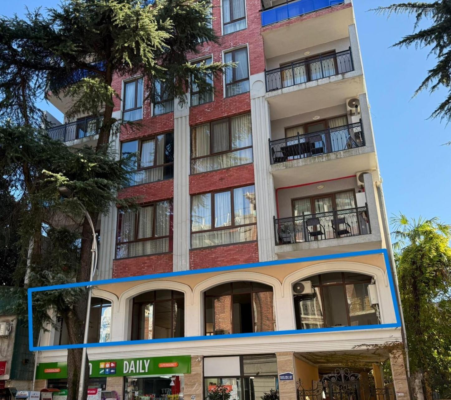 Karvi Hostel & Suites 巴统 外观 照片