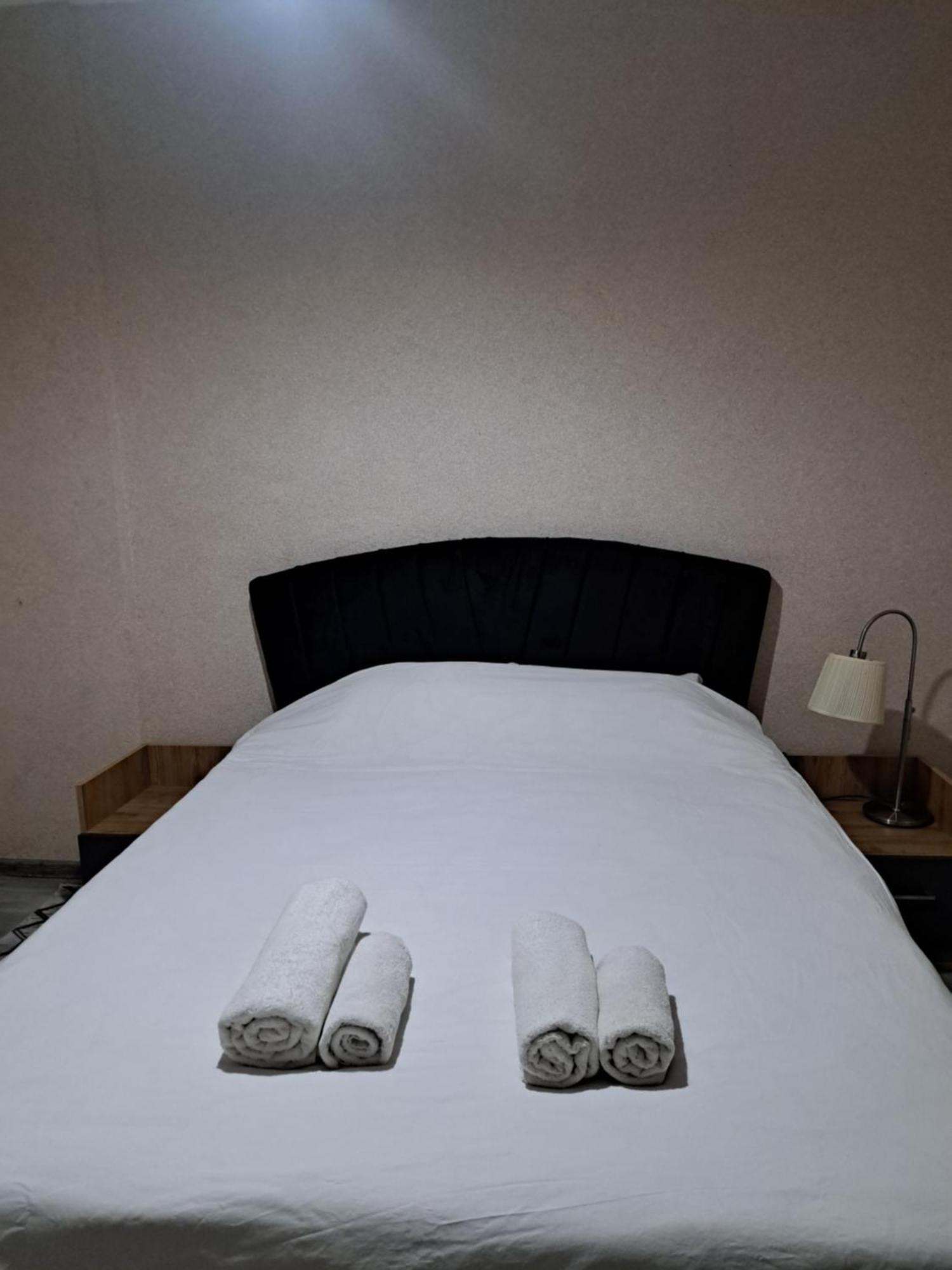 Karvi Hostel & Suites 巴统 外观 照片