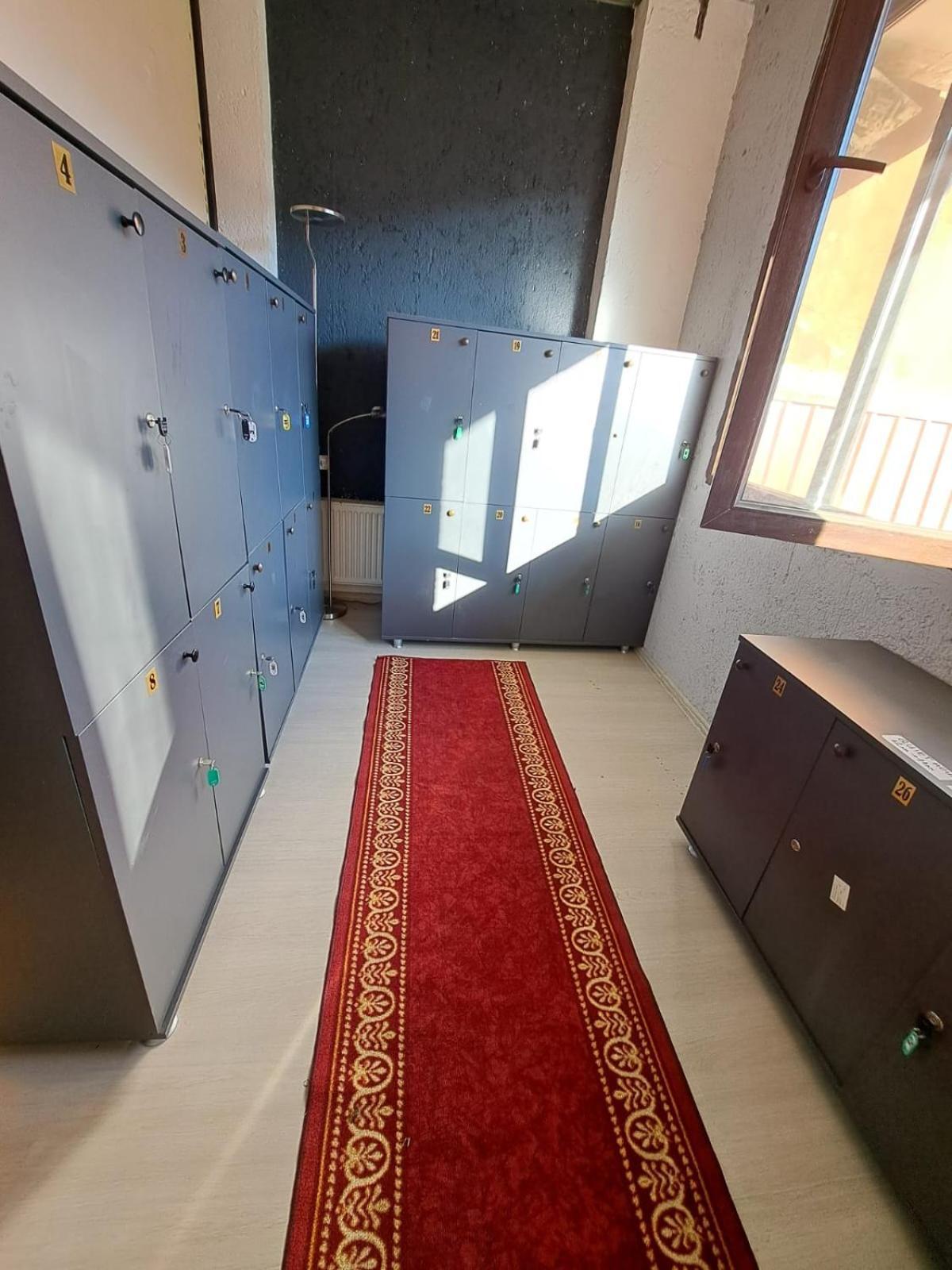 Karvi Hostel & Suites 巴统 外观 照片
